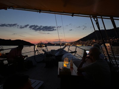 Dubrovnik Elafiti Cruise Sunset 25.jpg